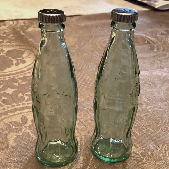 Vintage Coca Cola Mini 4.5" Green Glass Salt & Pepper Shakers, Metal Lids - Picture 4 of 7